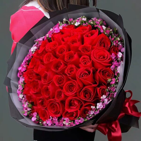 Gorgeous Red Roses For your Love one one on their special day. Available at Belconi Florist's shop. Free Delivery around Klang valley.